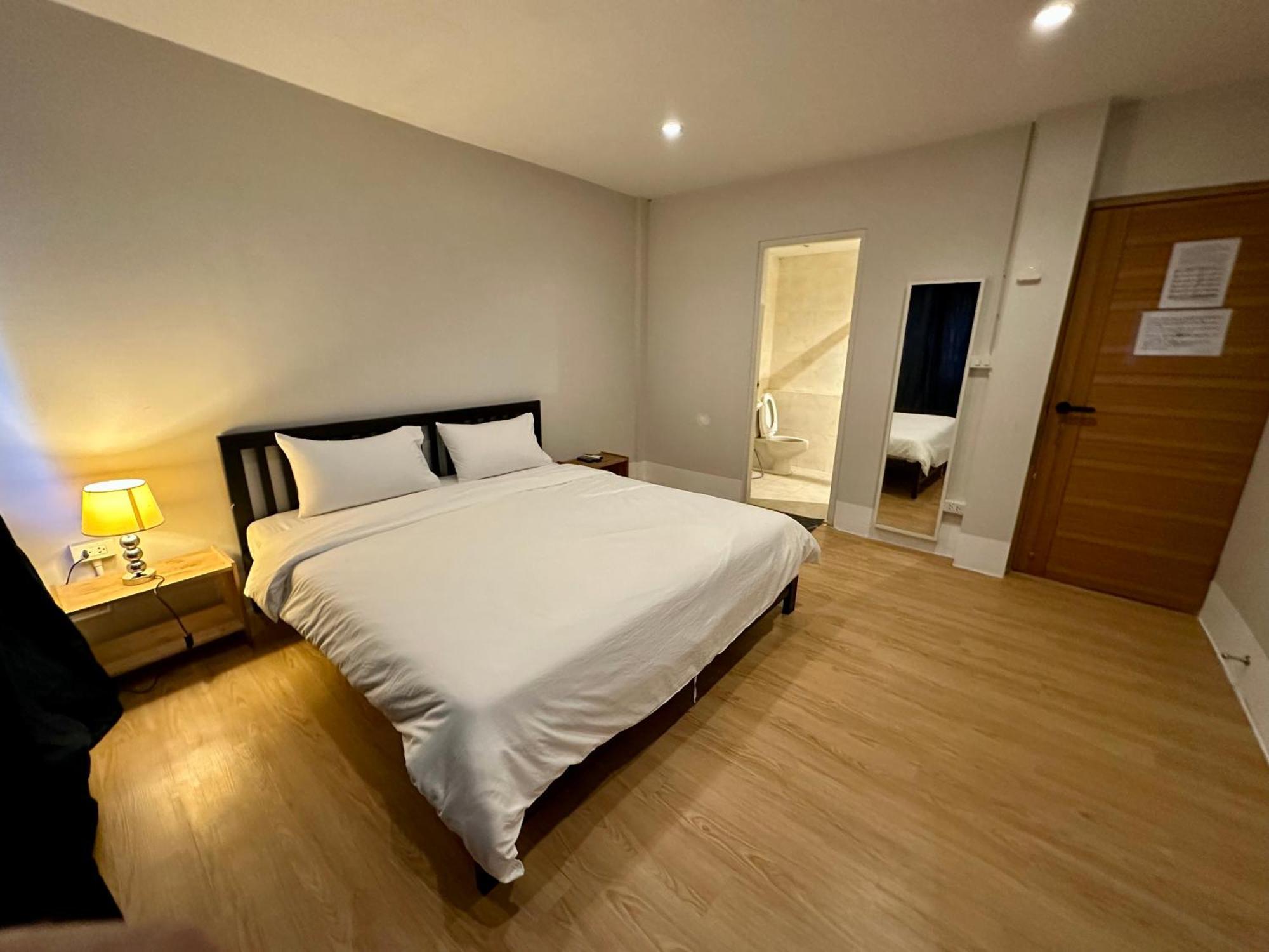 The Cute Silom Hostel กรุงเทพมหานคร ภายนอก รูปภาพ