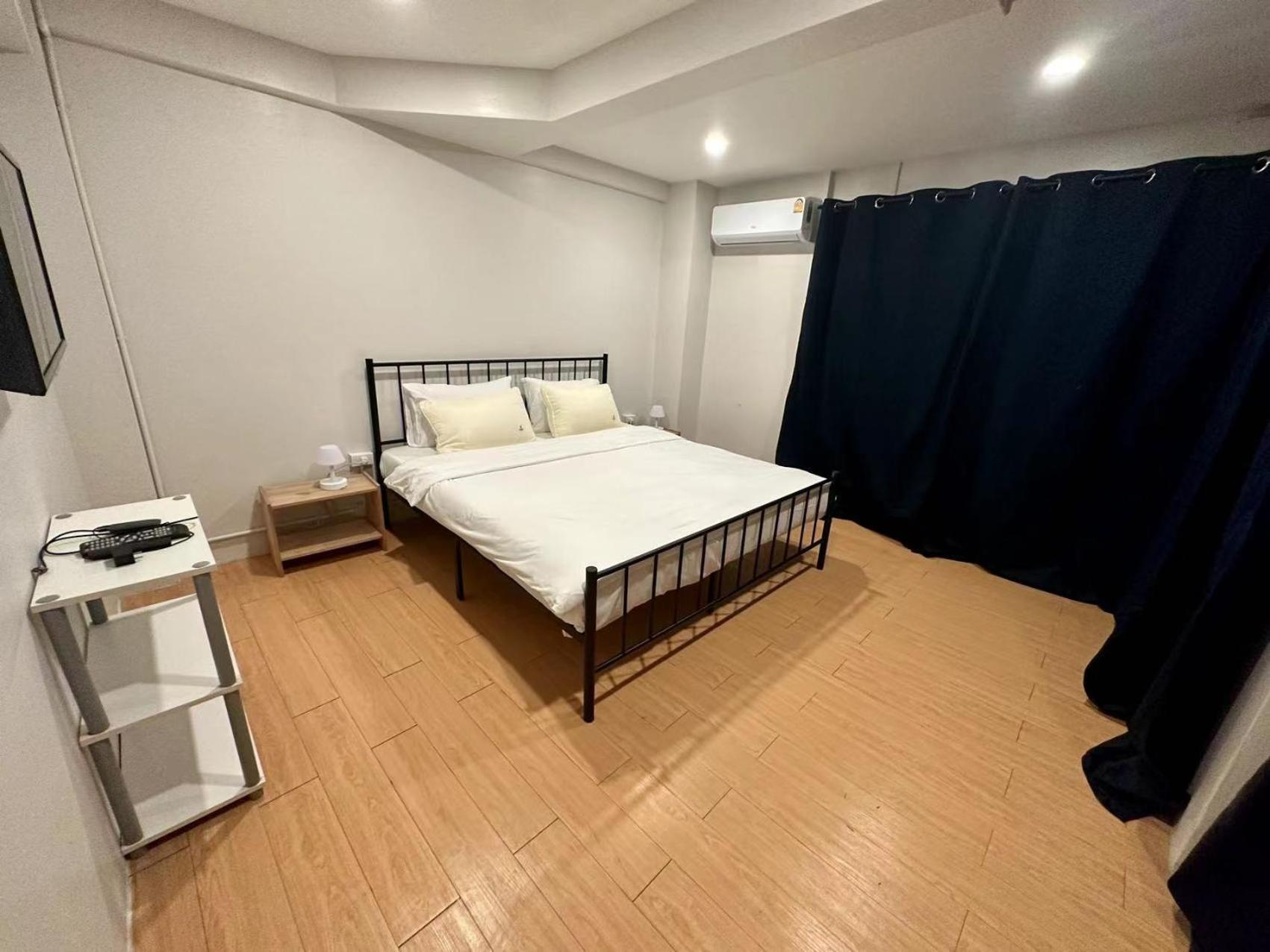 The Cute Silom Hostel กรุงเทพมหานคร ภายนอก รูปภาพ