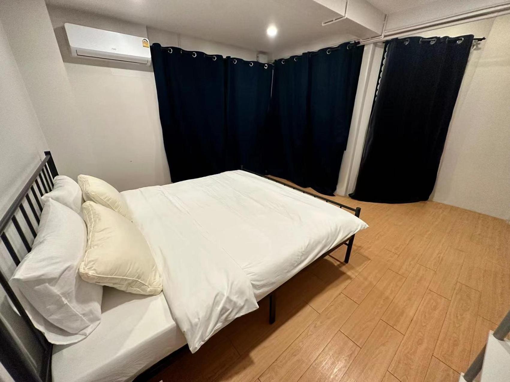 The Cute Silom Hostel กรุงเทพมหานคร ภายนอก รูปภาพ