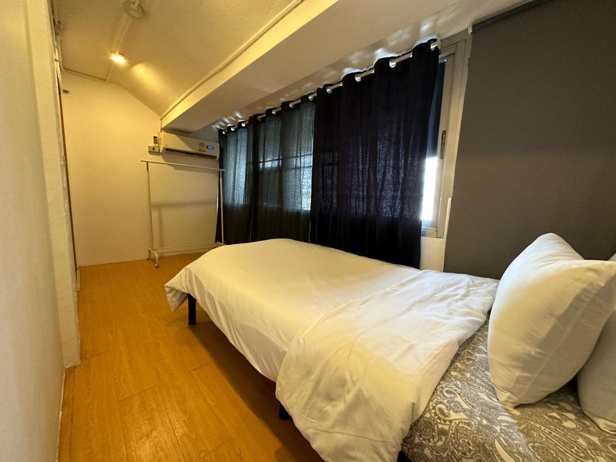 The Cute Silom Hostel กรุงเทพมหานคร ภายนอก รูปภาพ