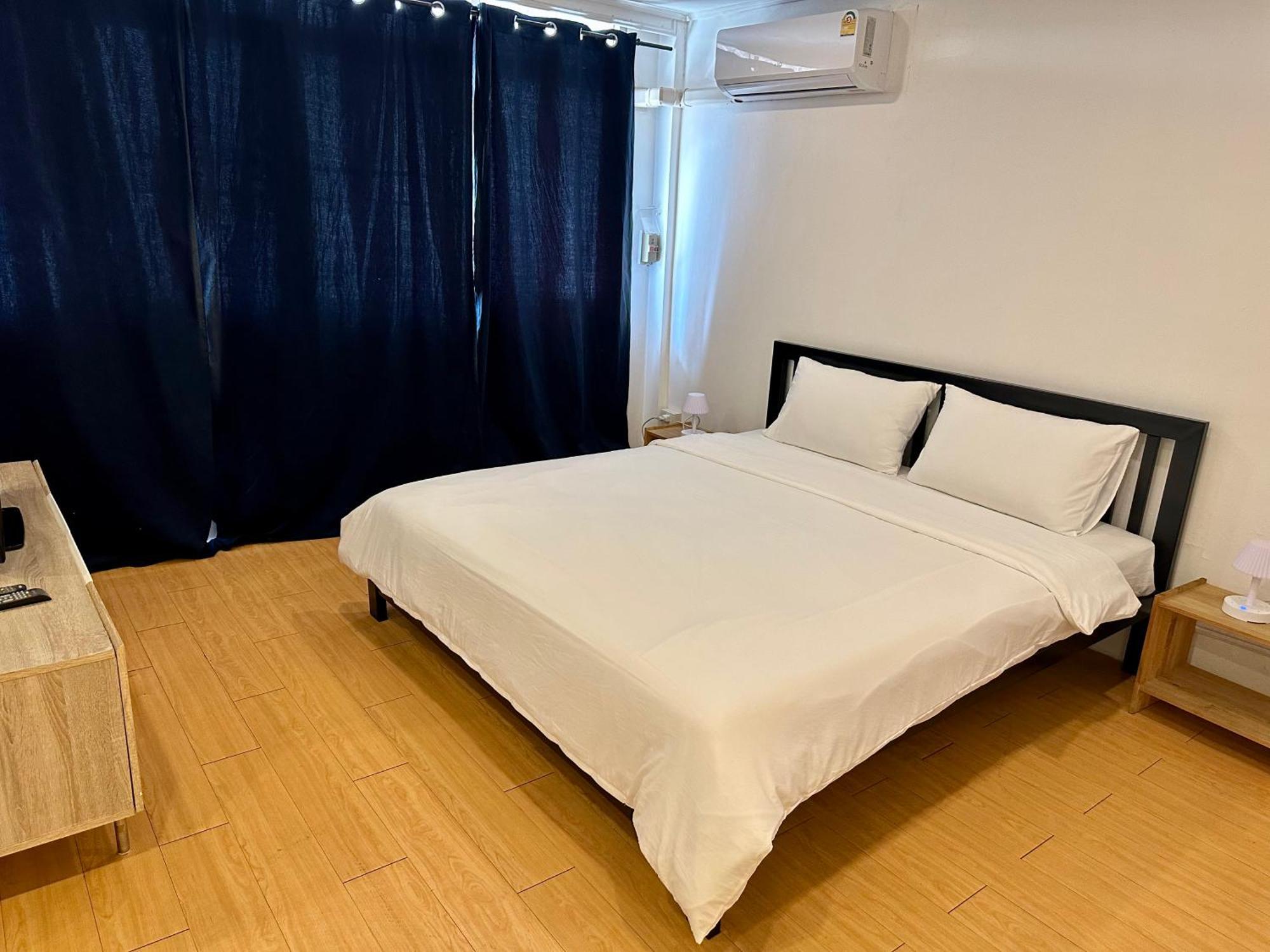 The Cute Silom Hostel กรุงเทพมหานคร ภายนอก รูปภาพ