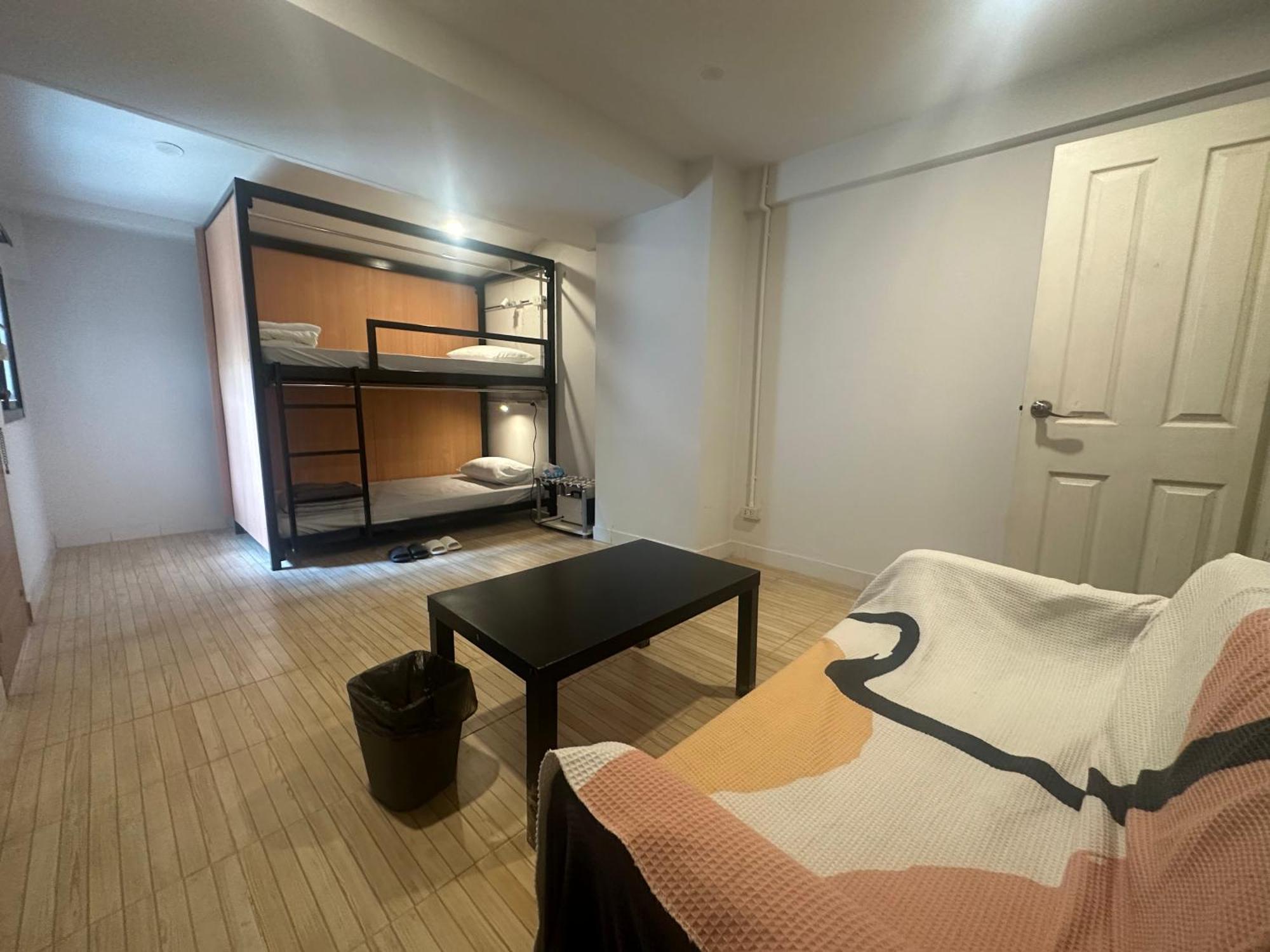 The Cute Silom Hostel กรุงเทพมหานคร ภายนอก รูปภาพ