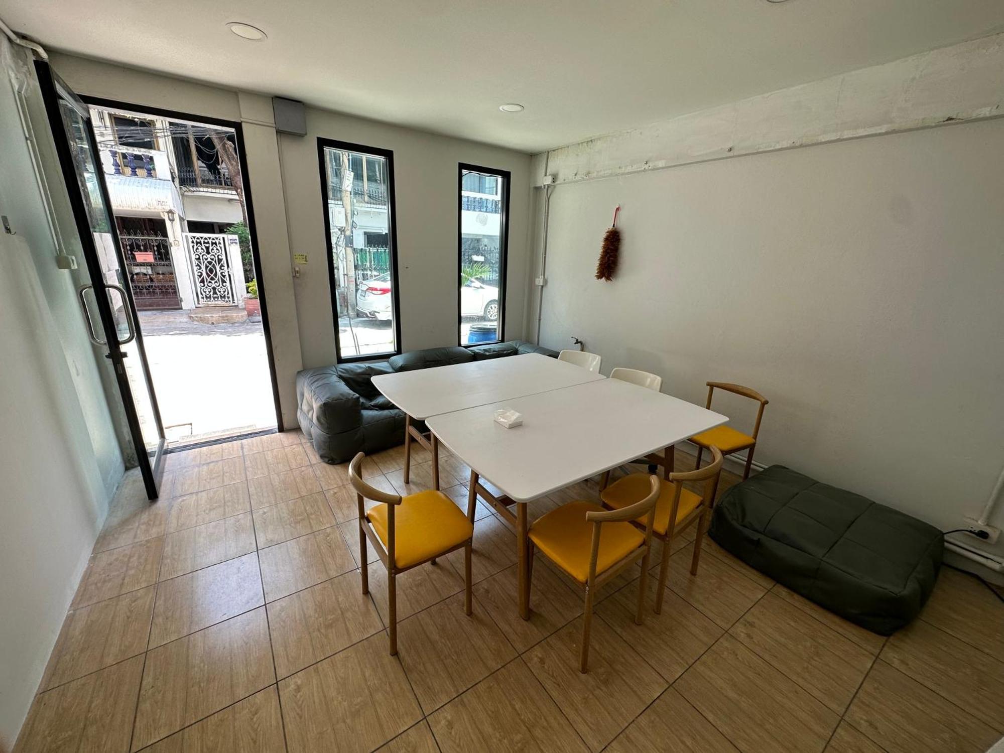 The Cute Silom Hostel กรุงเทพมหานคร ภายนอก รูปภาพ