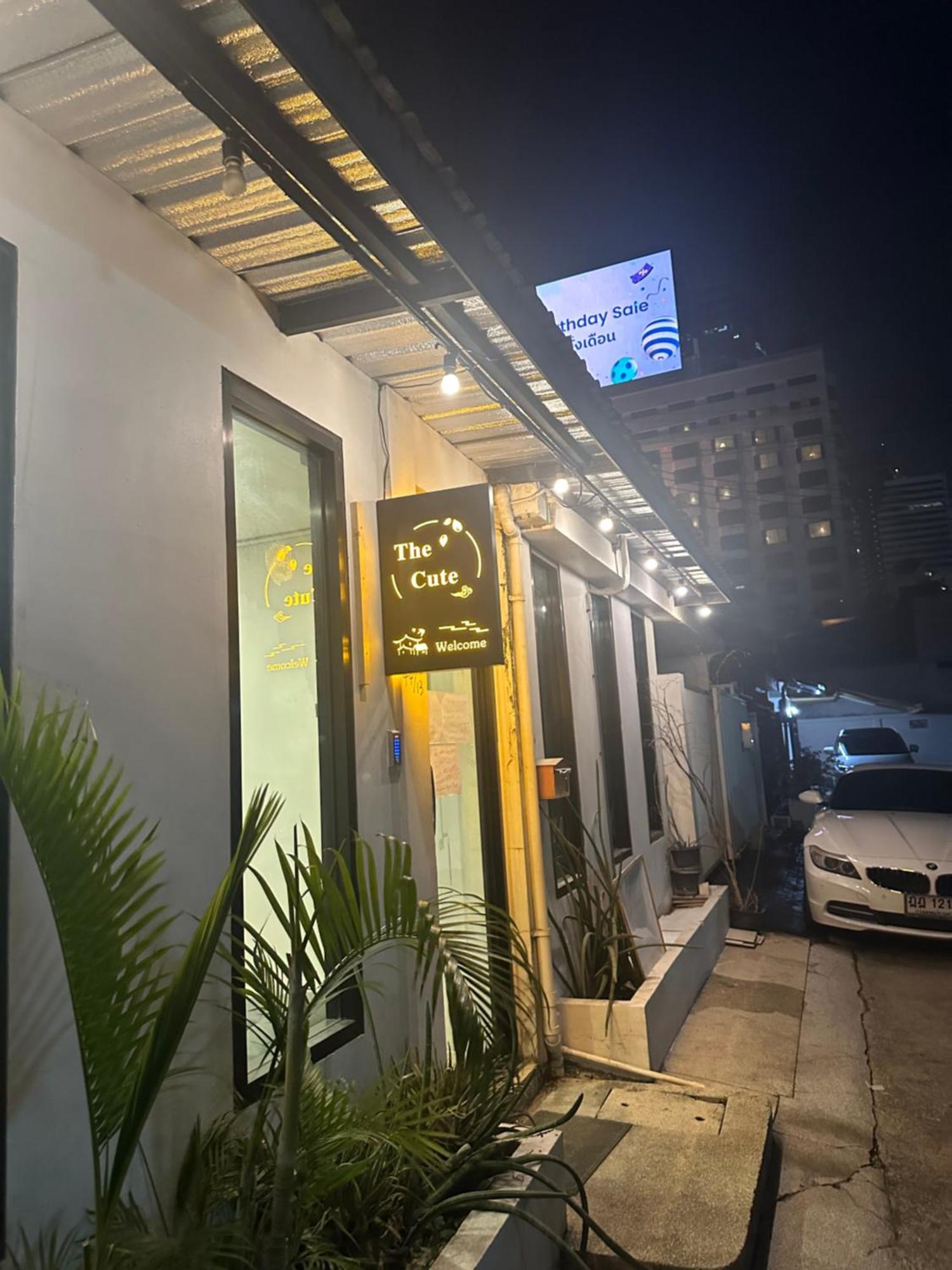 The Cute Silom Hostel กรุงเทพมหานคร ภายนอก รูปภาพ