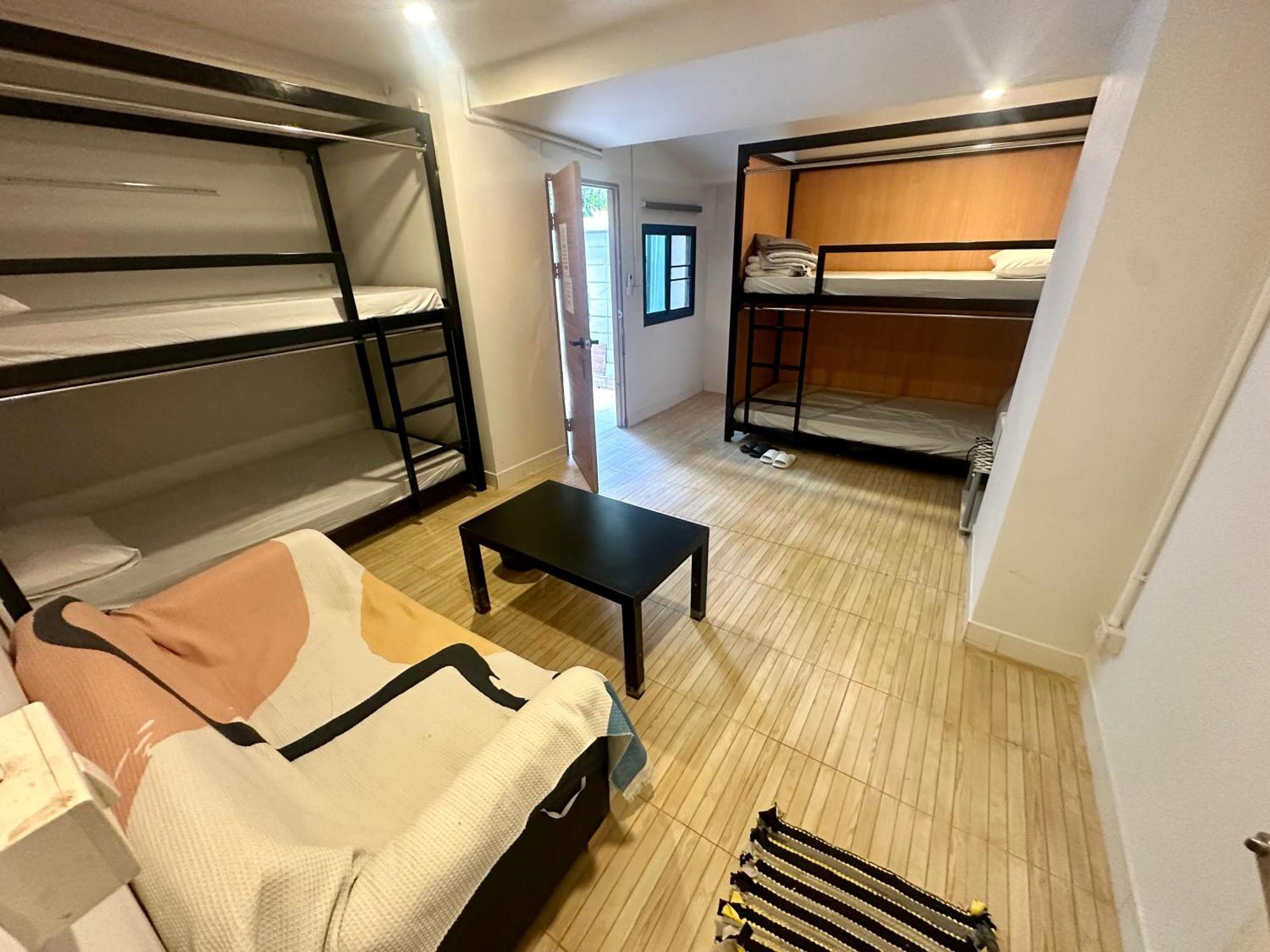 The Cute Silom Hostel กรุงเทพมหานคร ภายนอก รูปภาพ