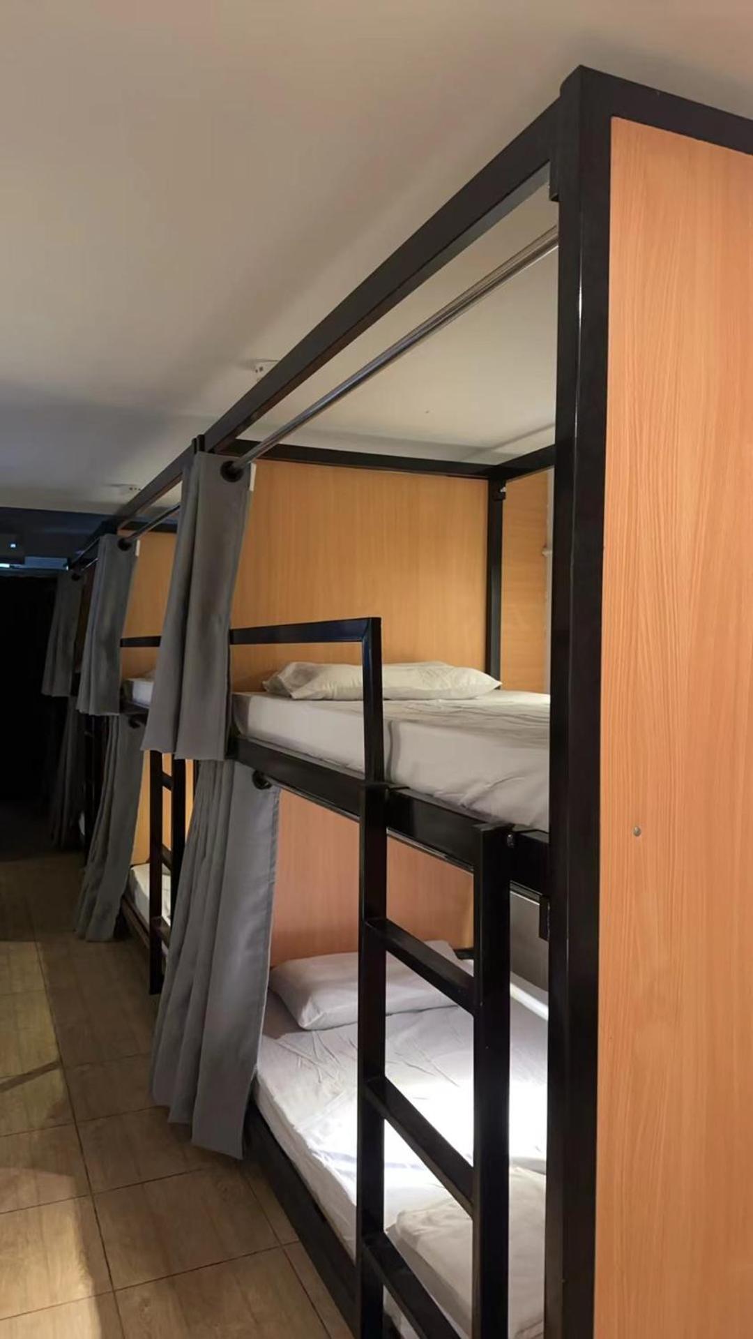 The Cute Silom Hostel กรุงเทพมหานคร ภายนอก รูปภาพ