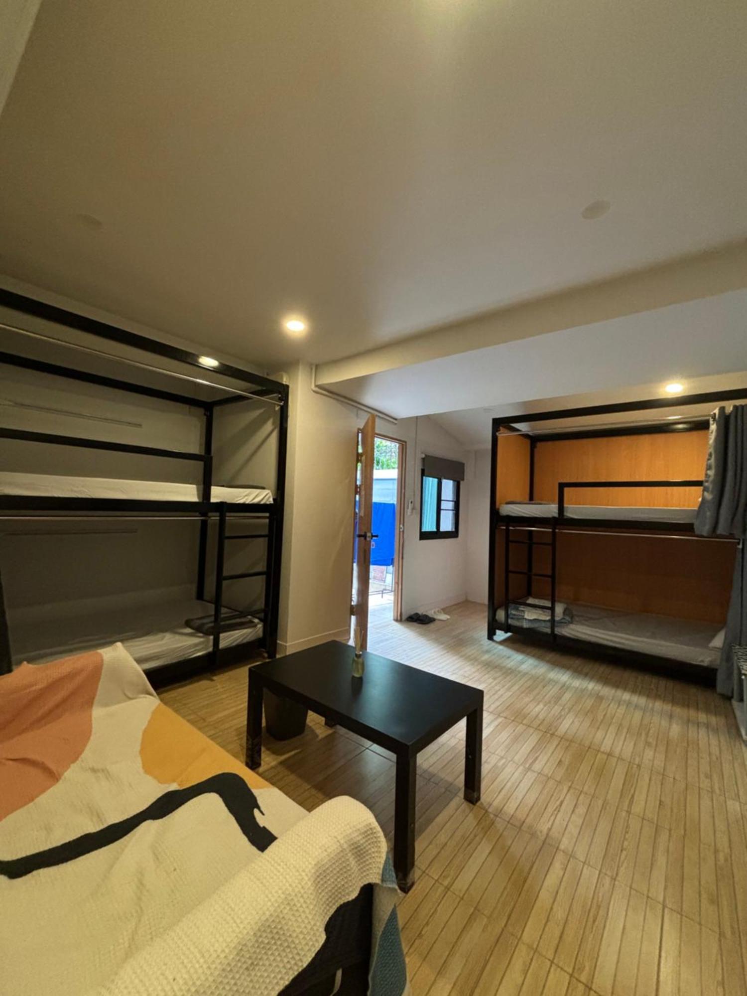 The Cute Silom Hostel กรุงเทพมหานคร ภายนอก รูปภาพ