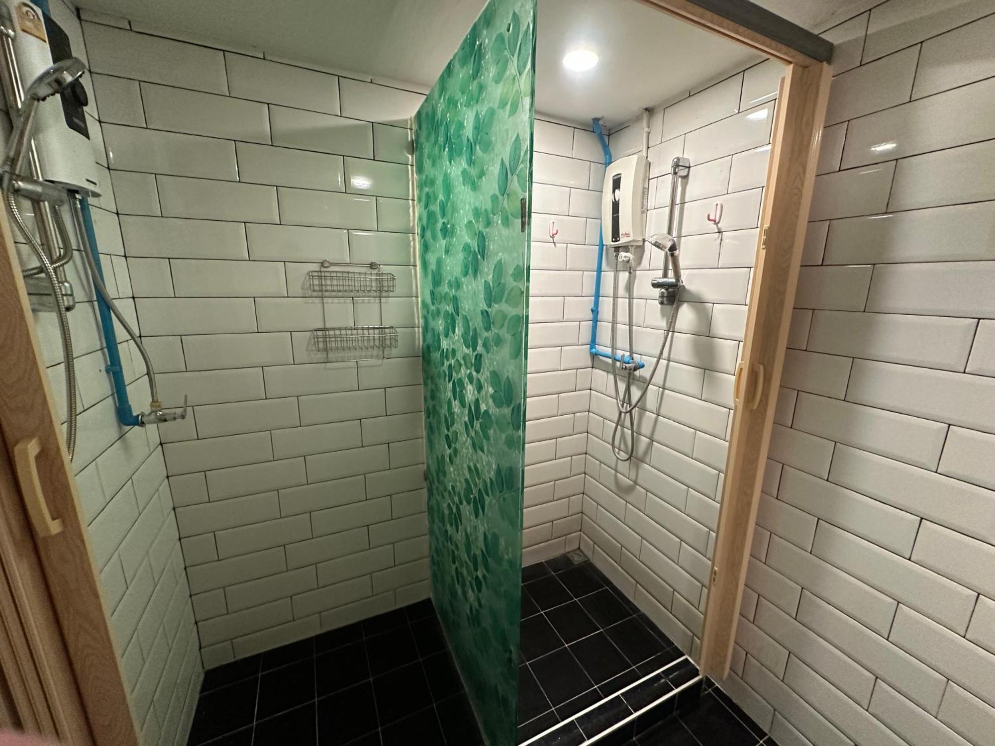 The Cute Silom Hostel กรุงเทพมหานคร ภายนอก รูปภาพ