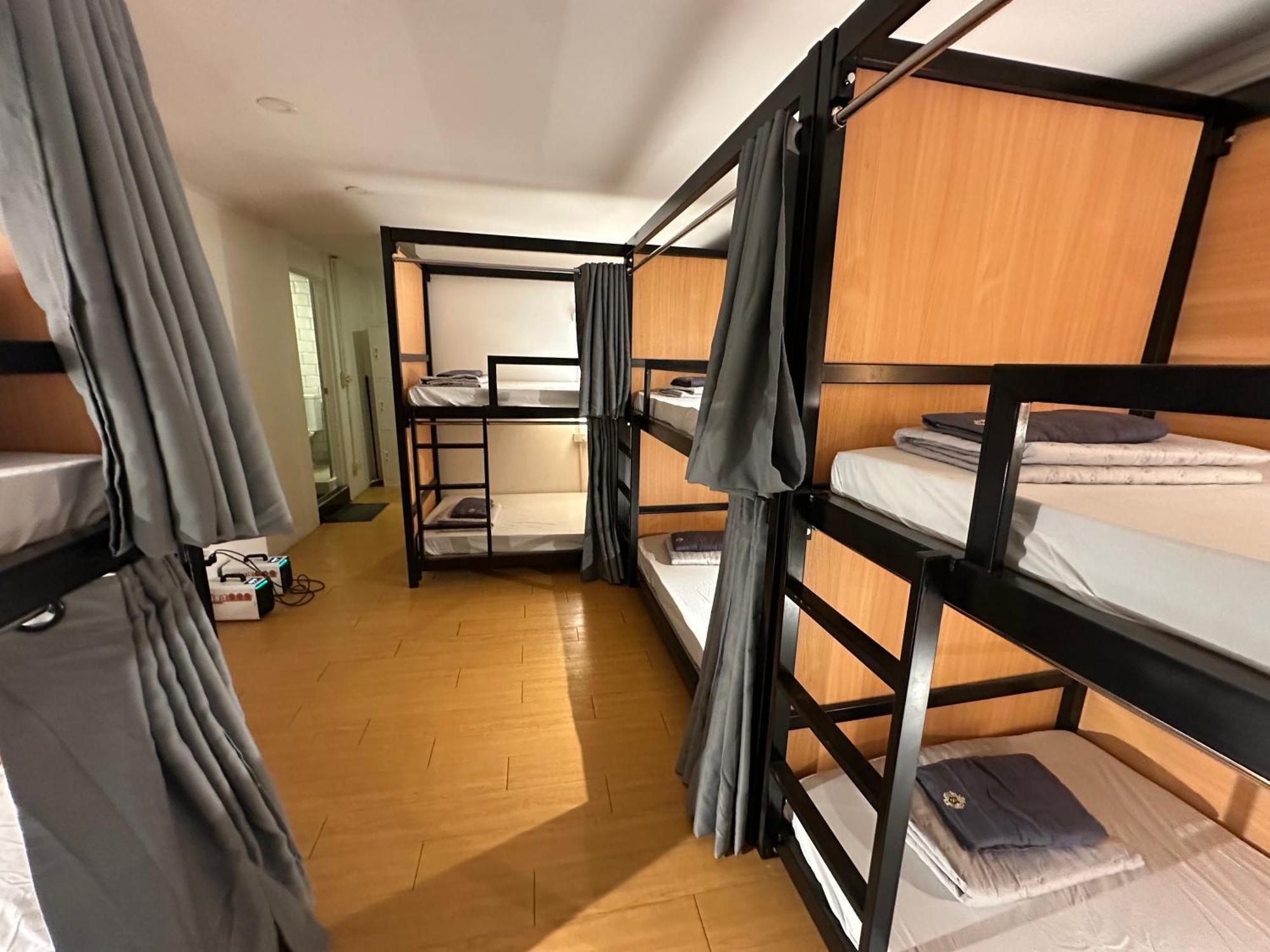 The Cute Silom Hostel กรุงเทพมหานคร ภายนอก รูปภาพ