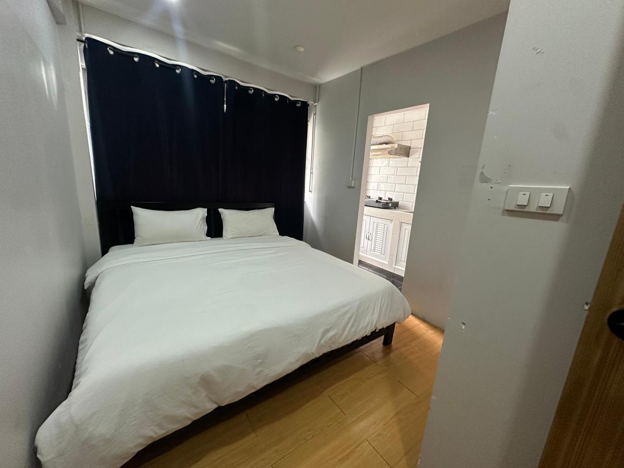 The Cute Silom Hostel กรุงเทพมหานคร ภายนอก รูปภาพ