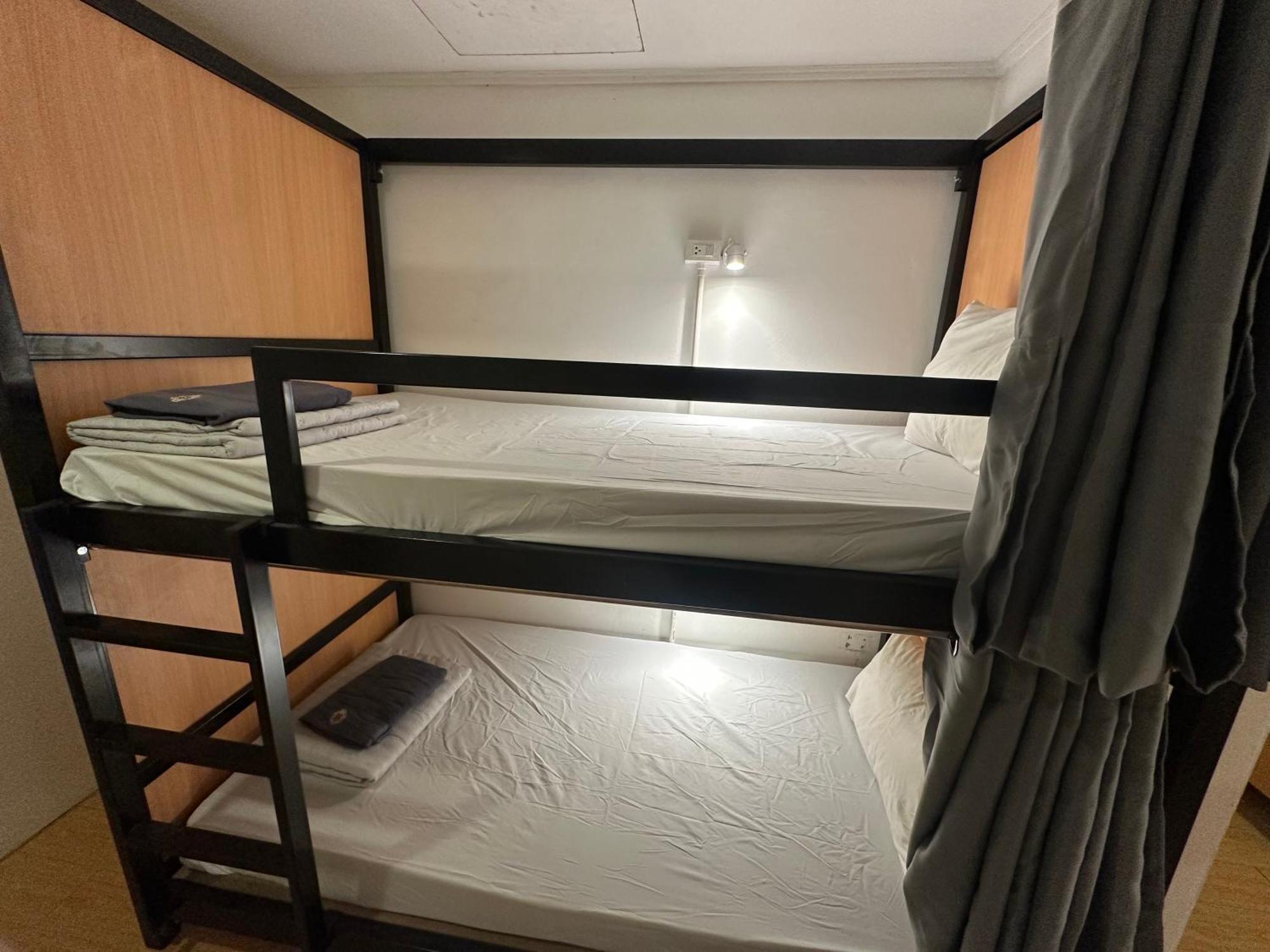 The Cute Silom Hostel กรุงเทพมหานคร ภายนอก รูปภาพ